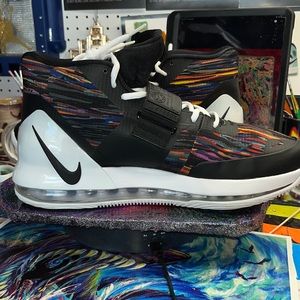 Air Force max size 12 8/10